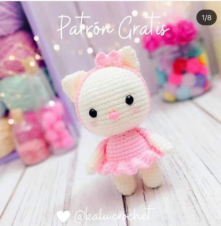Muñeca amigurumi Hello Kitty patrón